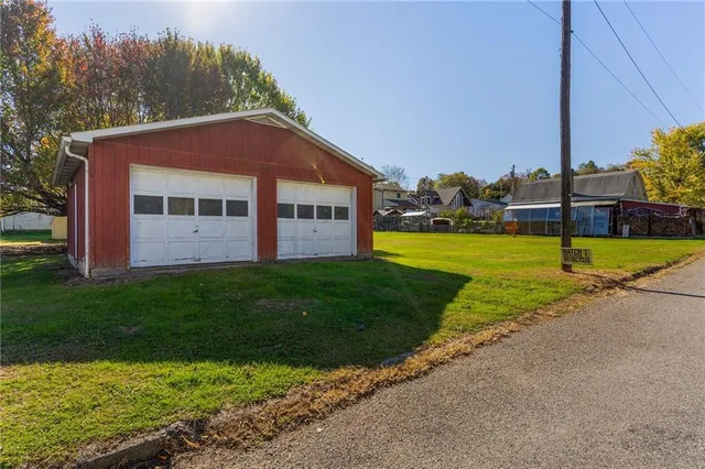 $179,900 | 211 Sanitarium Drive, Mercer, PA 16137