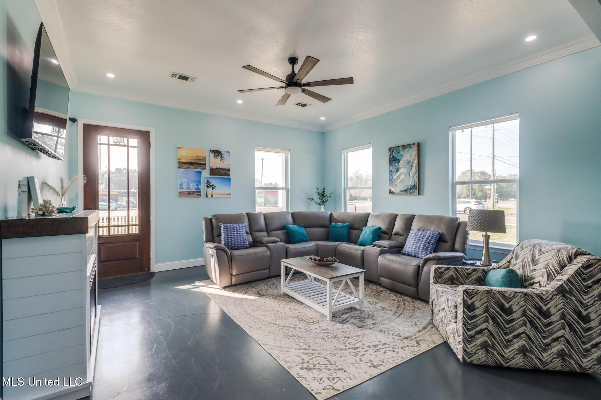 306 Cowan Road Gulfport, MS 39507 - Photo 6 of 27 IMG_8446