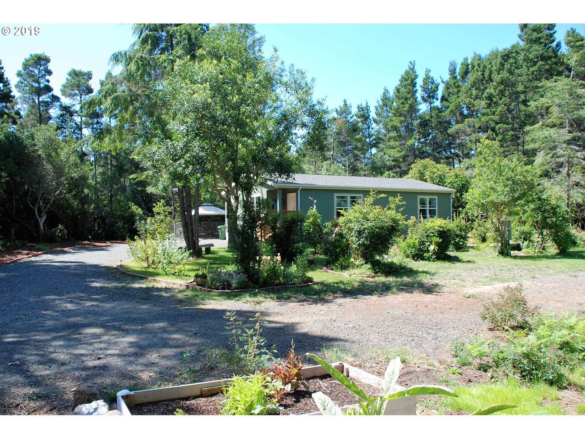 4834 Rhododendron Loop Florence, OR 97439 - Photo 5 of 31 Gallery Image 5