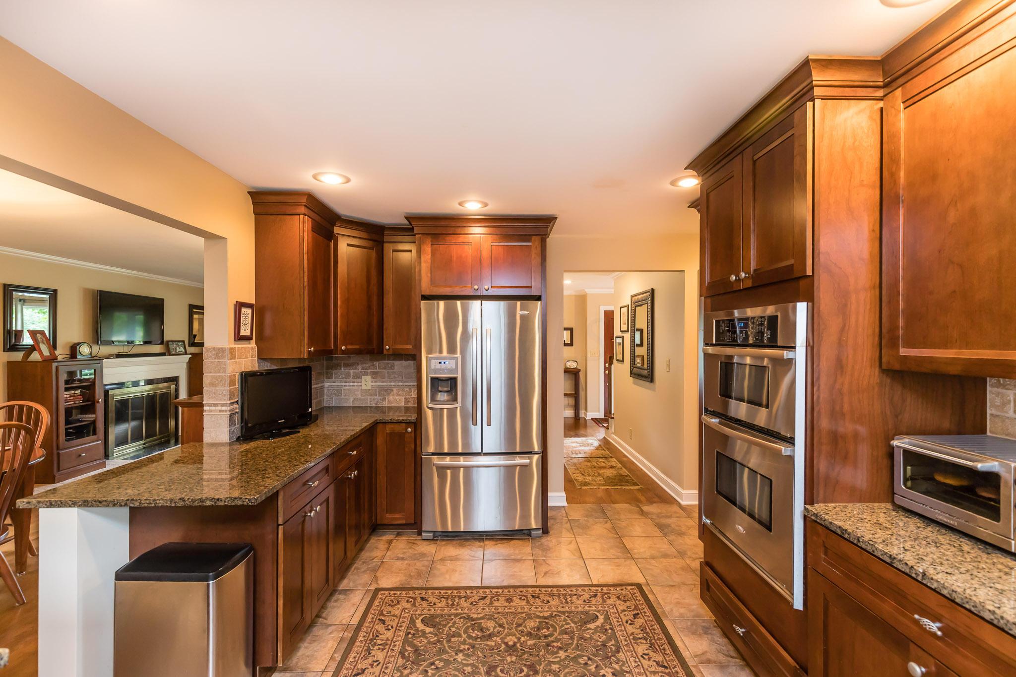 2434 Dorset Road Columbus, OH 43221 - Photo 11 of 40