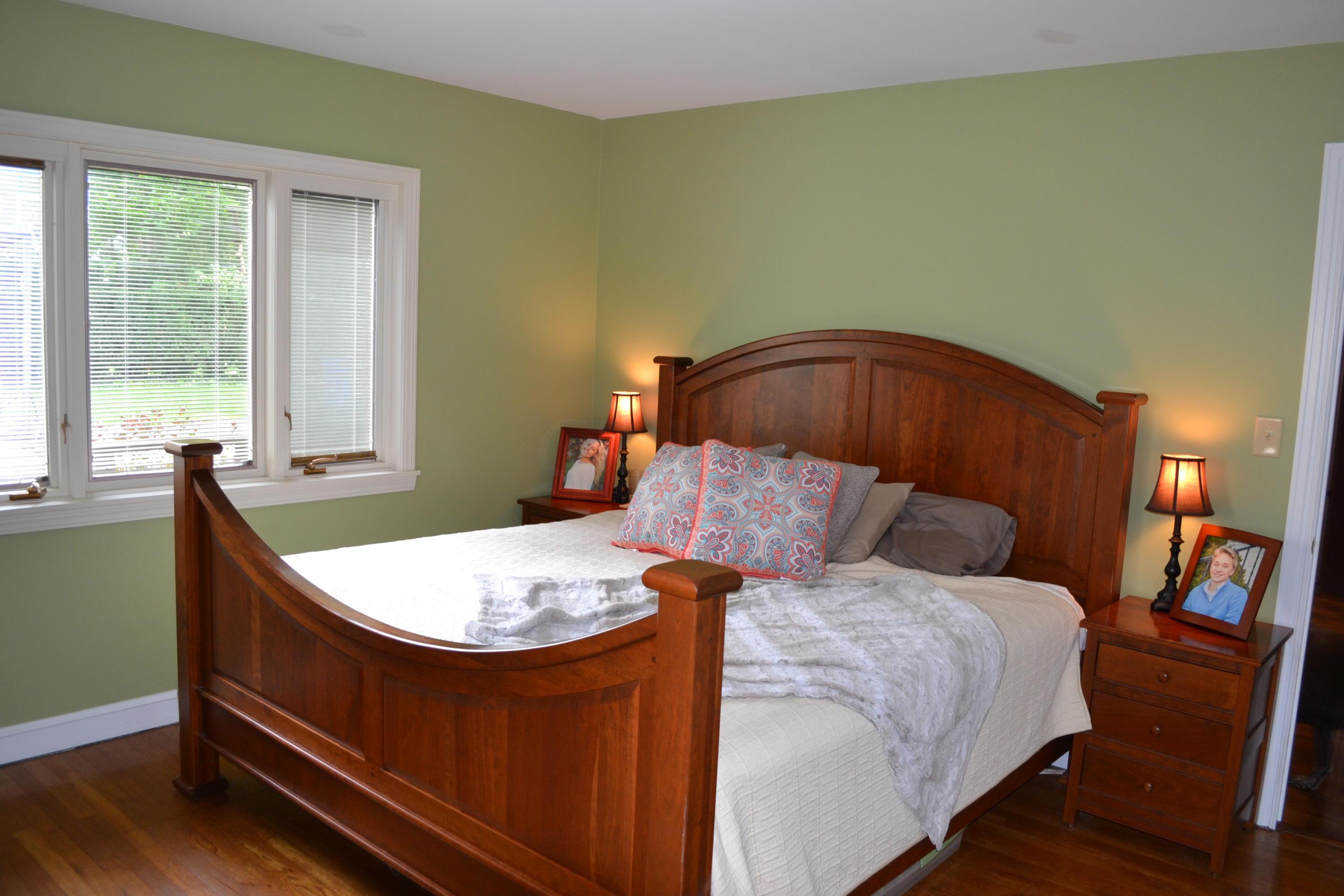 2434 Dorset Road Columbus, OH 43221 - Photo 15 of 40
