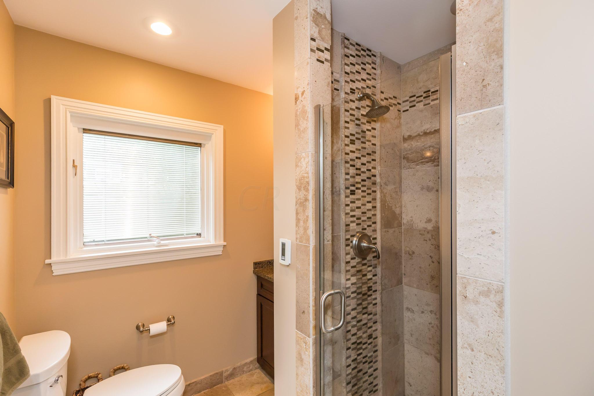 2434 Dorset Road Columbus, OH 43221 - Photo 16 of 40