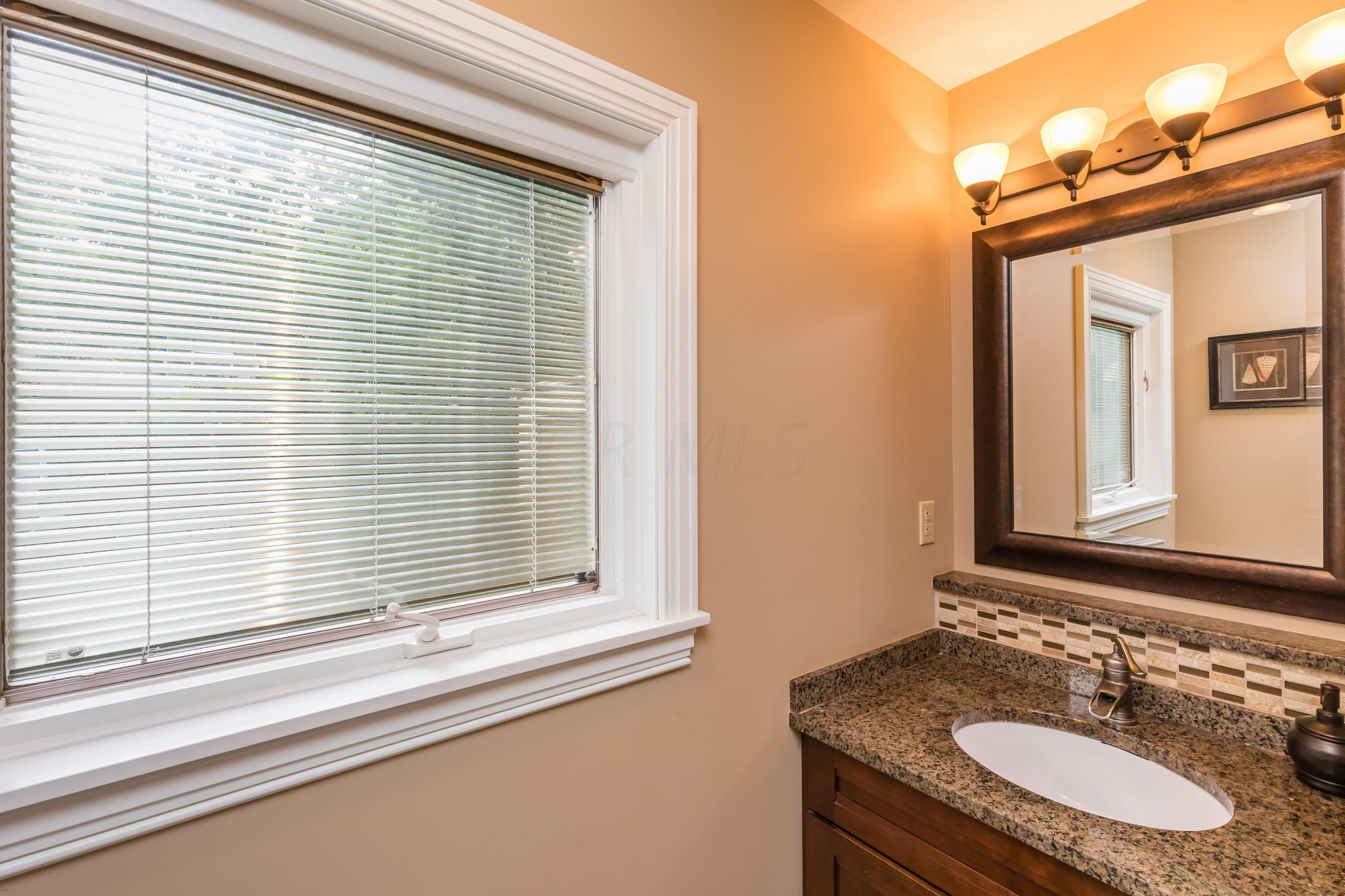2434 Dorset Road Columbus, OH 43221 - Photo 17 of 40