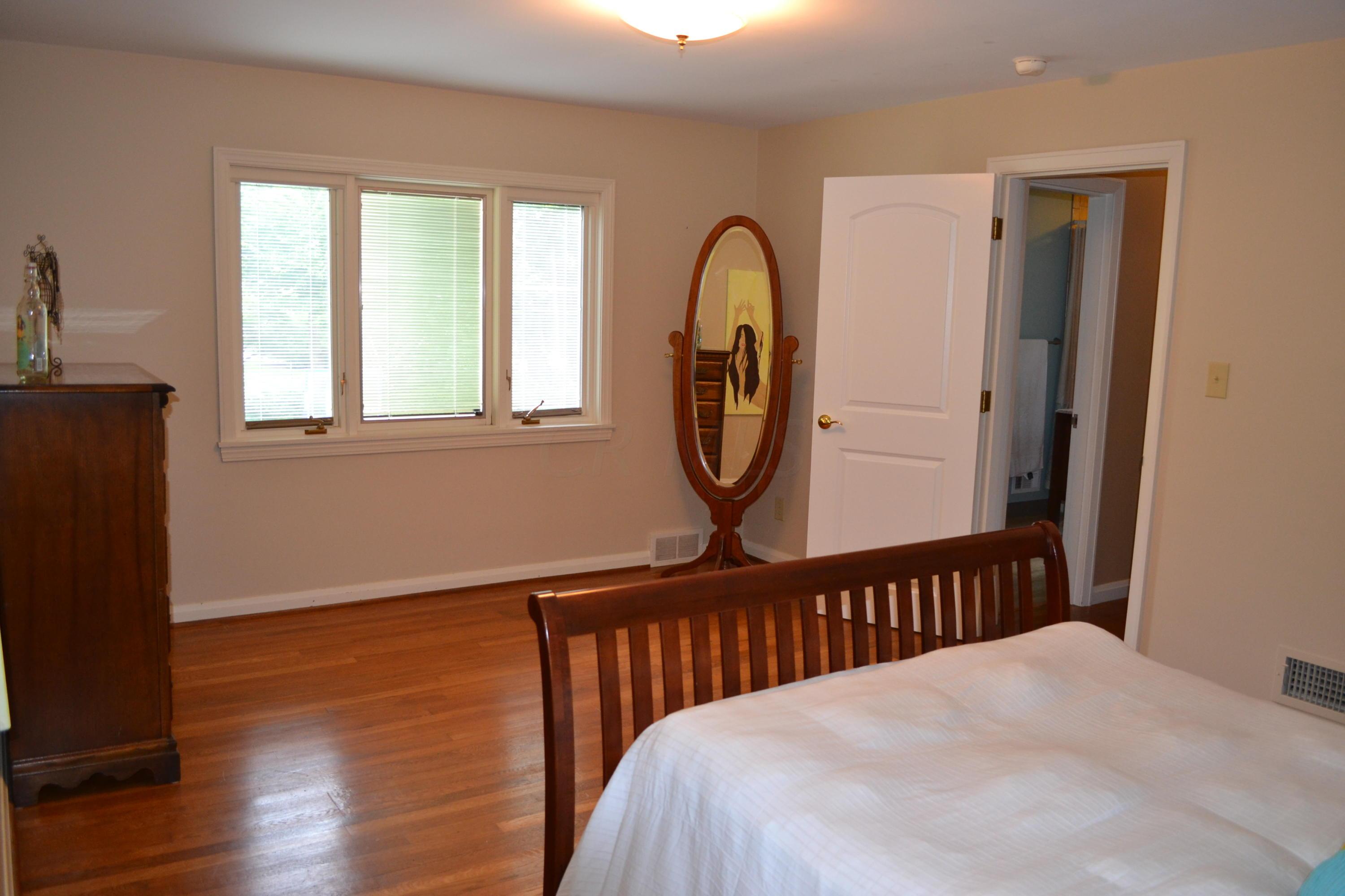 2434 Dorset Road Columbus, OH 43221 - Photo 29 of 40
