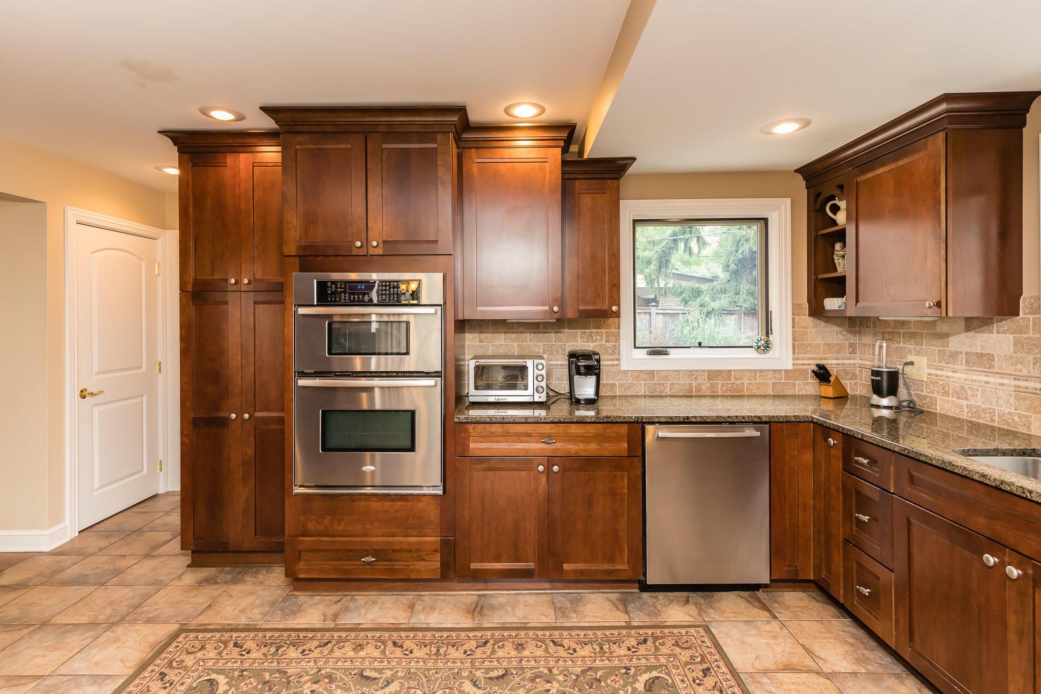 2434 Dorset Road Columbus, OH 43221 - Photo 9 of 40