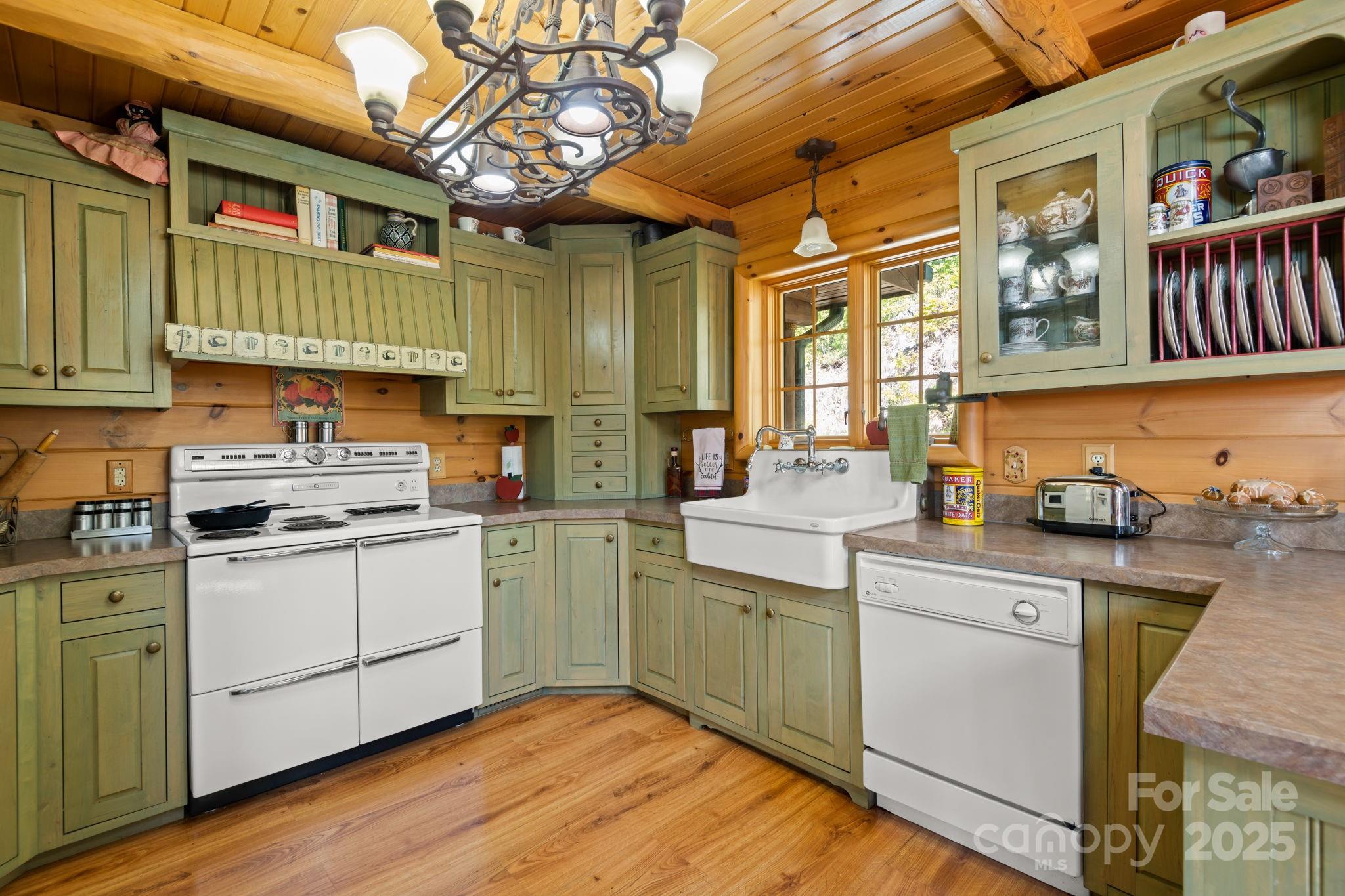 2464 Scarlett Ridge Way Lenoir, NC 28645 - Photo 14 of 41