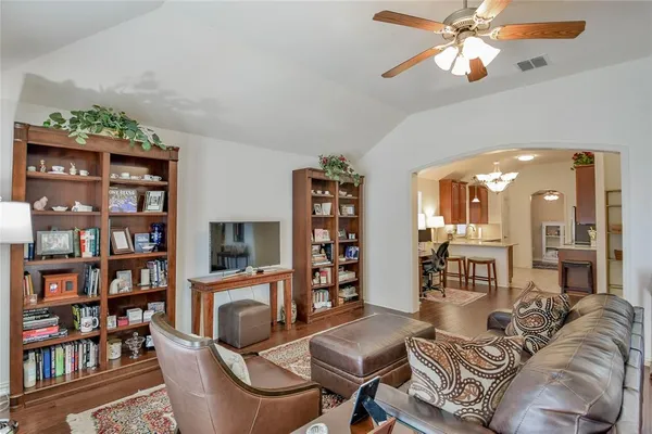 $289,000 | 1706 Summerhill Court, Granbury, TX 76048
