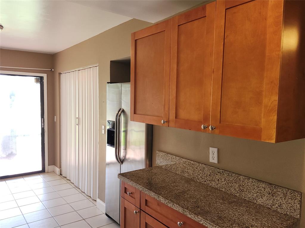 4192 Southwest 87th Terrace Davie, FL 33328 - Photo 11 of 35