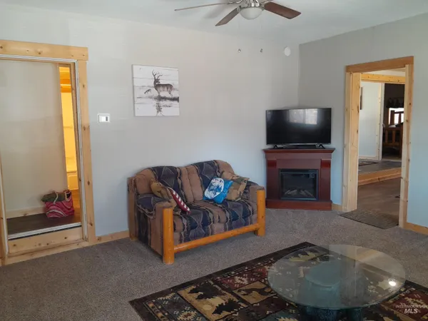 $194,000 | 5 Lucky Circle, Garden Valley, ID 83622