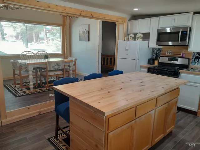 $194,000 | 5 Lucky Circle, Garden Valley, ID 83622