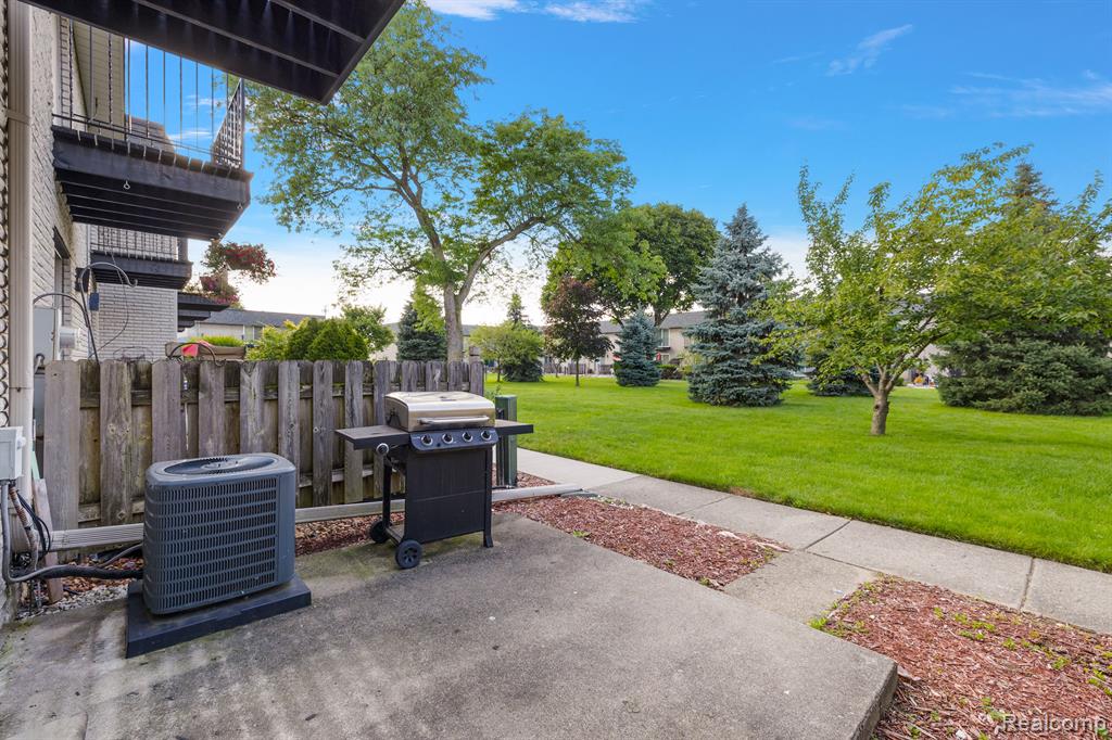 4352 15 Mile Road Sterling Heights, MI 48310 - Photo 10 of 37