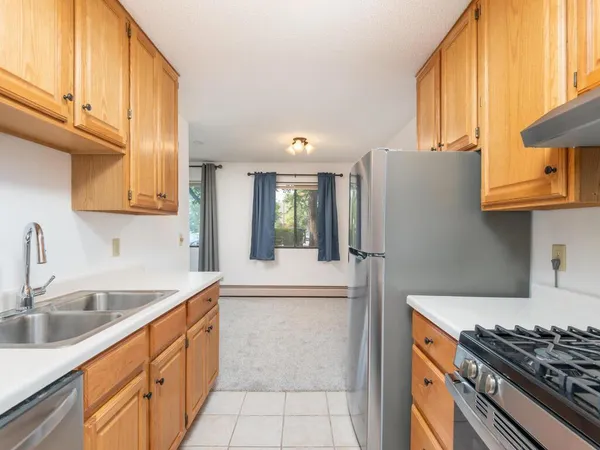 $1,290 | 4101 Parklawn Avenue, Unit 130, Edina, MN 55435