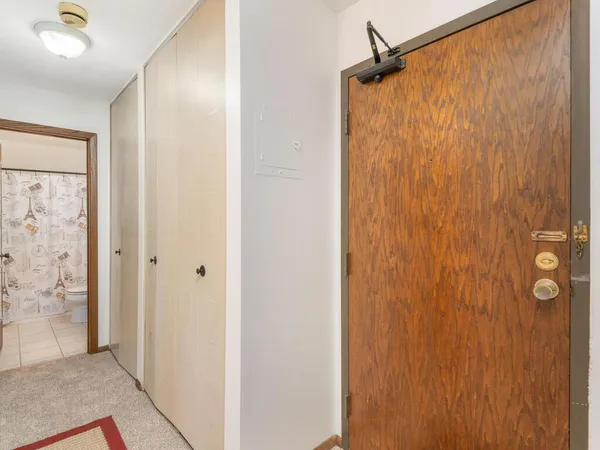 $1,290 | 4101 Parklawn Avenue, Unit 130, Edina, MN 55435