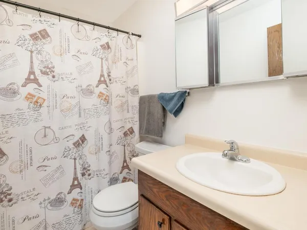 $1,290 | 4101 Parklawn Avenue, Unit 130, Edina, MN 55435