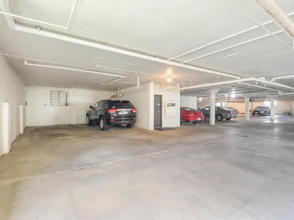 $1,290 | 4101 Parklawn Avenue, Unit 130, Edina, MN 55435