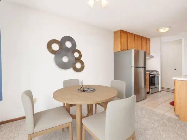 $1,290 | 4101 Parklawn Avenue, Unit 130, Edina, MN 55435