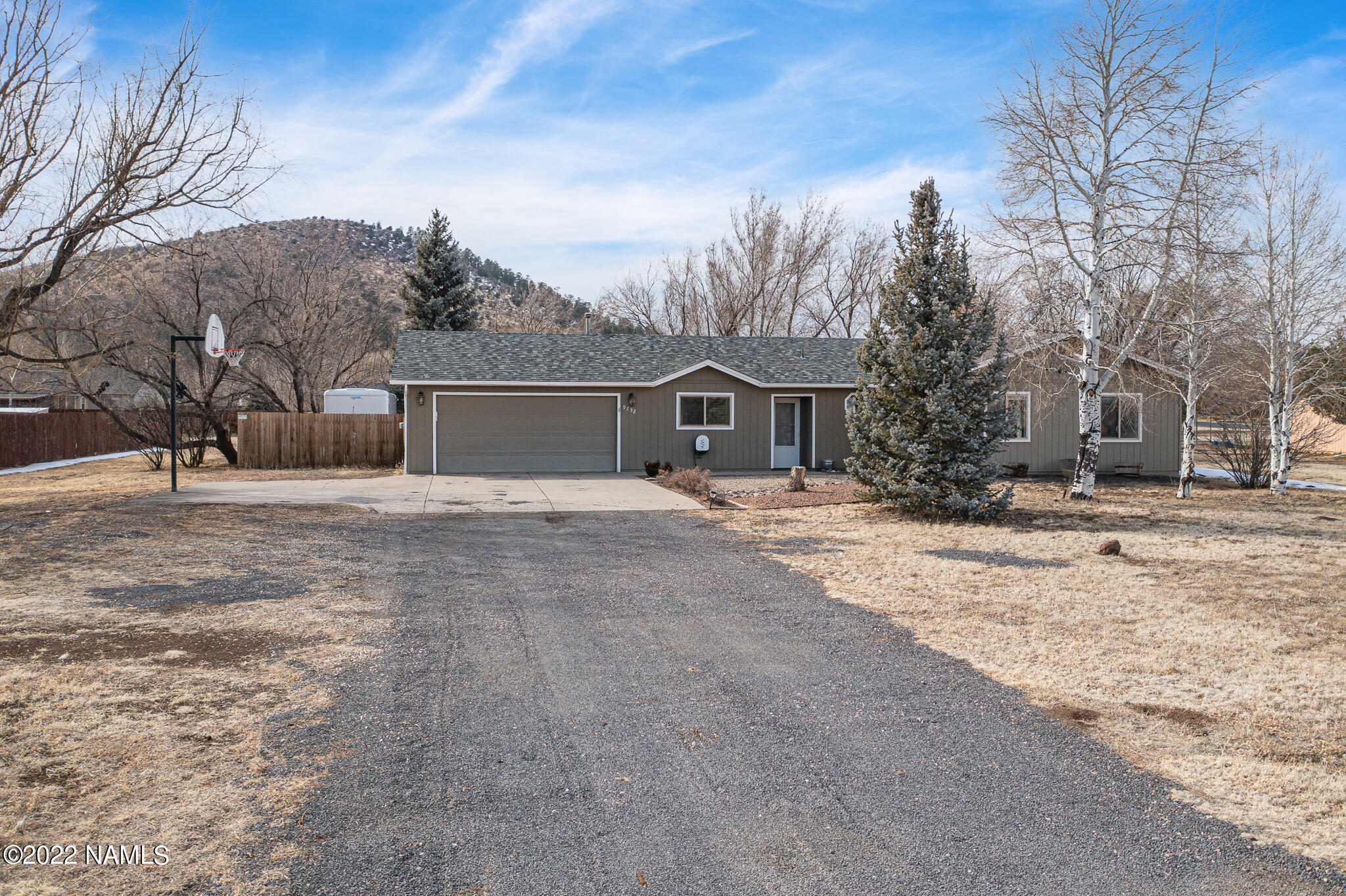 9732 Pioneer Valley Road Flagstaff, AZ 86004 - Photo 1 of 22 Driveway