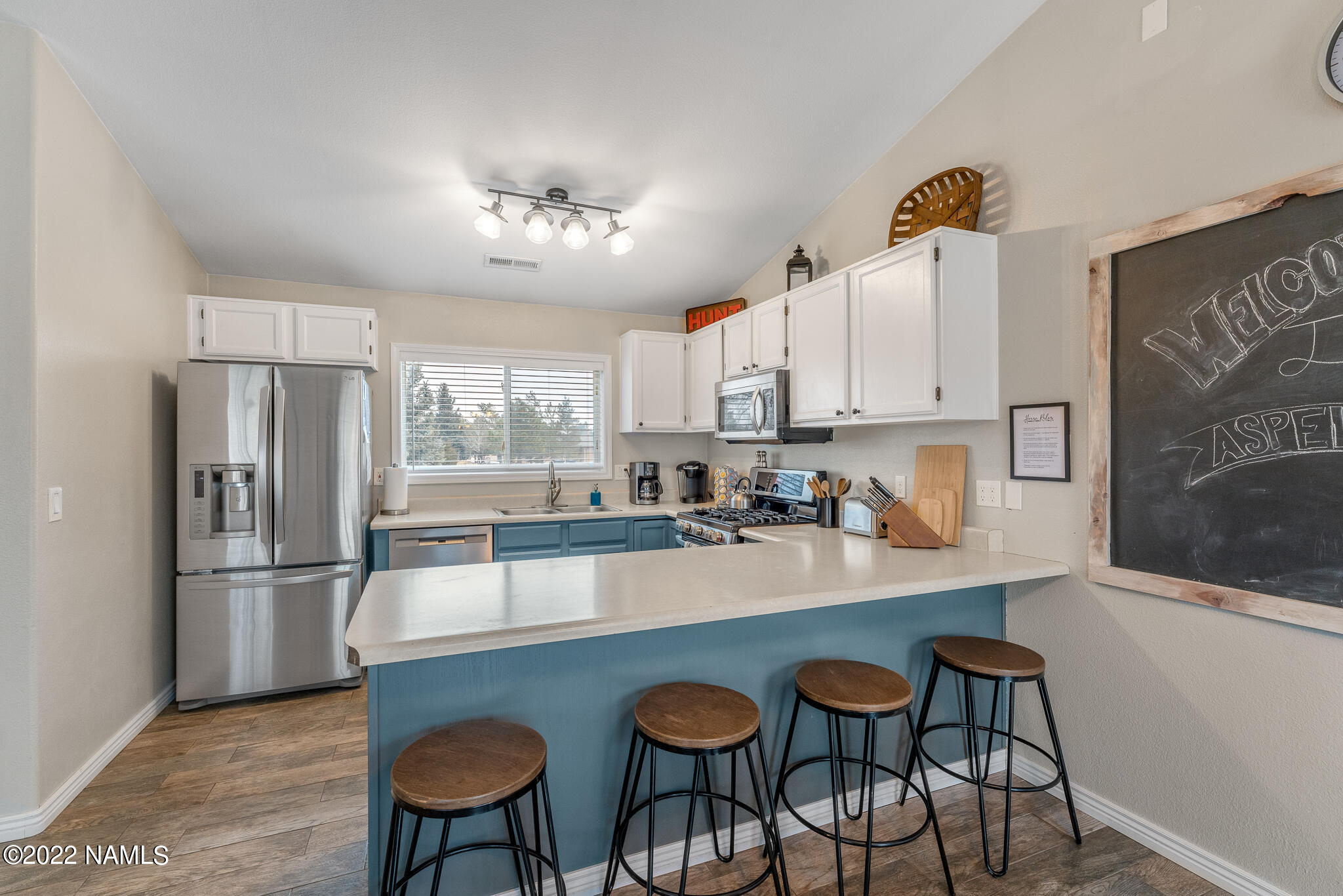 9732 Pioneer Valley Road Flagstaff, AZ 86004 - Photo 5 of 22 Kitchen