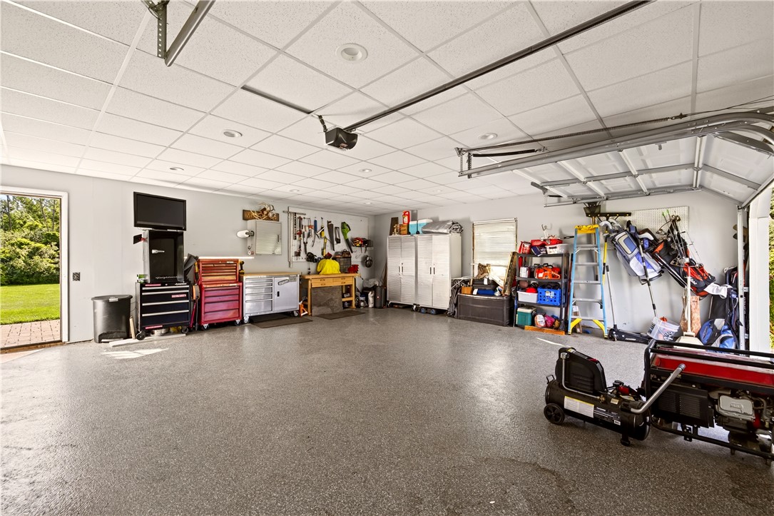 756 Gillett Road Ogden, NY 14624 - Photo 31 of 46 Garage