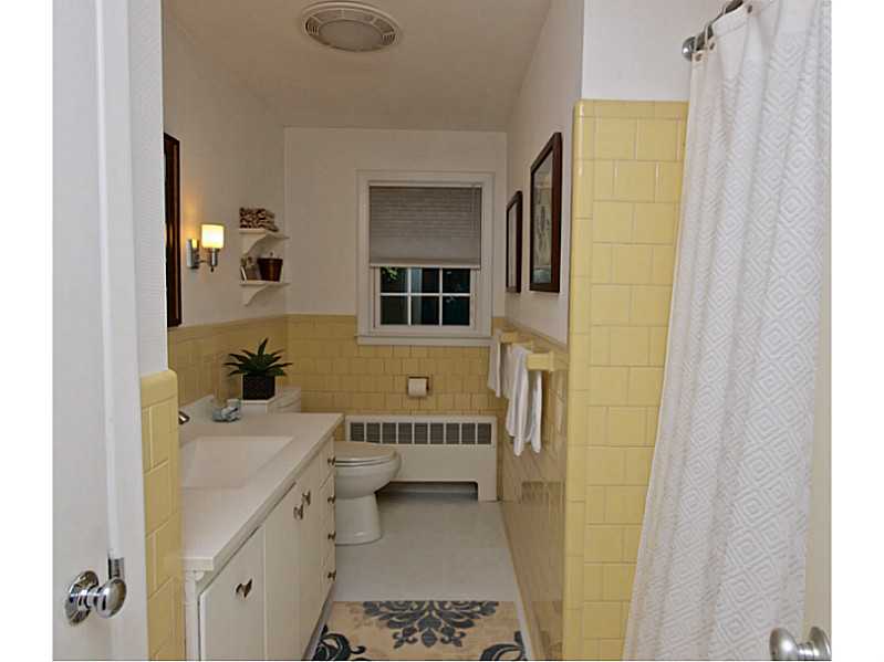 233 Deerfield Road Cranston, RI 02920 - Photo 13 of 21 Bathroom.