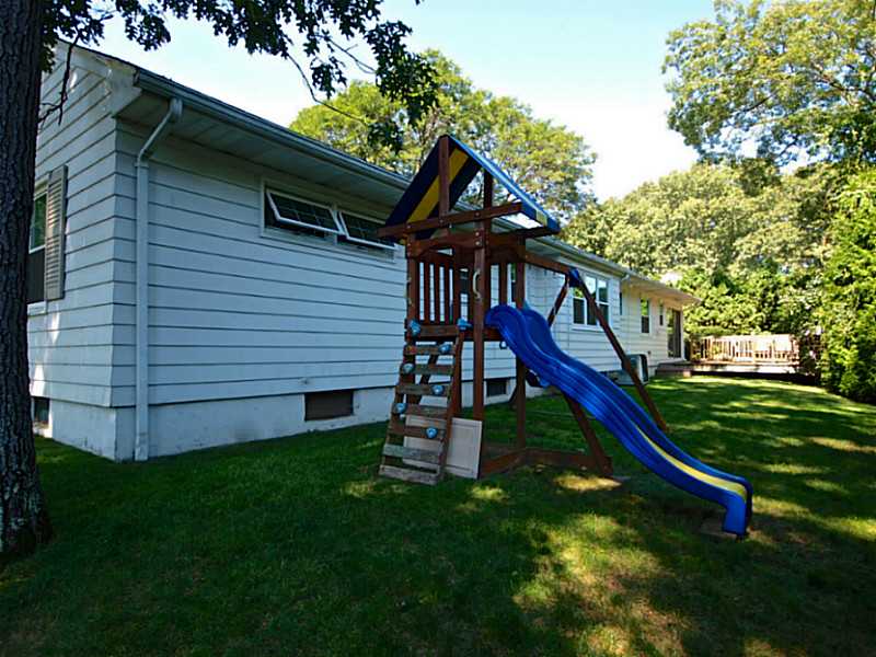 233 Deerfield Road Cranston, RI 02920 - Photo 21 of 21 Exterior Back.