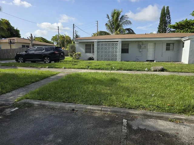 $2,200 | 17193 Northeast 18th Avenue, Unit 2, North Miami Beach, FL 33162