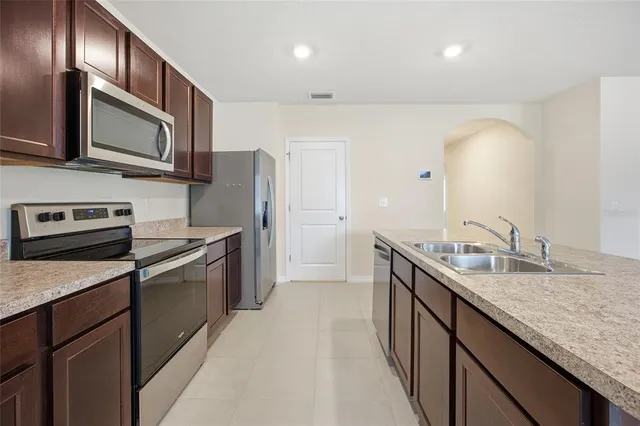 $299,000 | 3865 Southeast 98th Place, Belleview, FL 34420