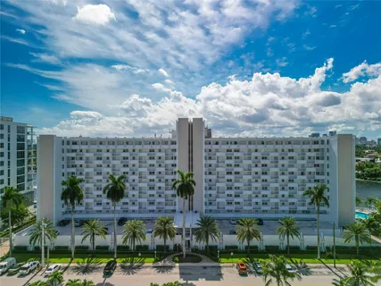 $743,500 | 511 Bayshore Drive, Unit 904, Fort Lauderdale, FL 33304