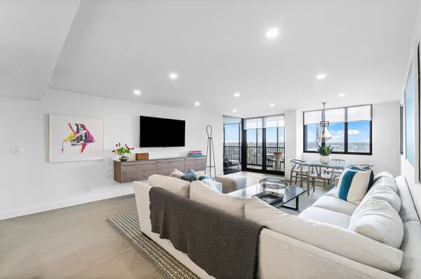 $1,250,000 | 3420 South Ocean Boulevard, Unit 14X, Highland Beach, FL 33487