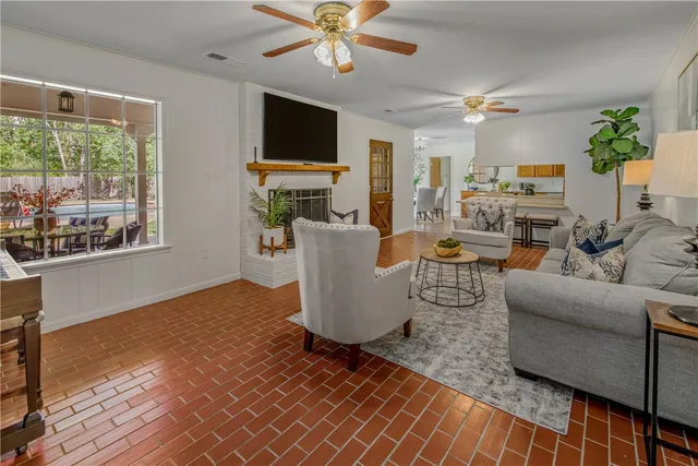 $675,000 | 1403 Post Oak Circle, College Station, TX 77840