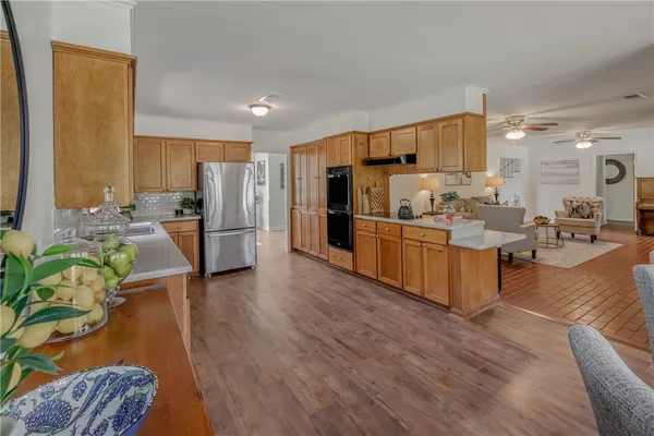 $645,000 | 1403 Post Oak Circle, College Station, TX 77840