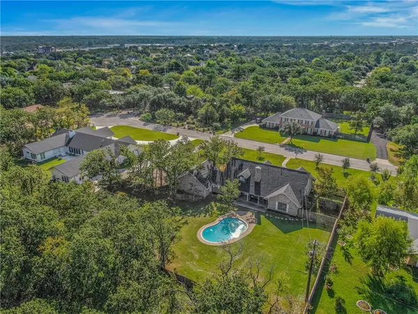 $645,000 | 1403 Post Oak Circle, College Station, TX 77840