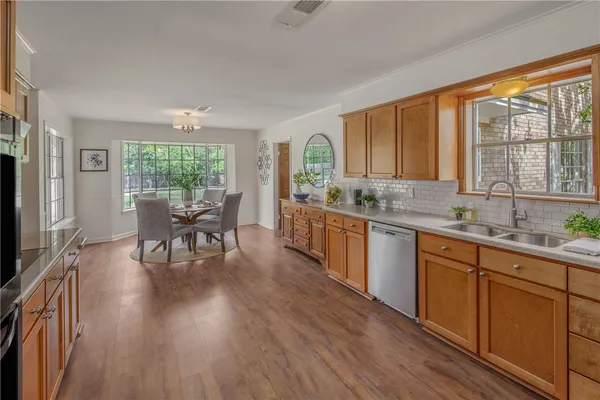 $645,000 | 1403 Post Oak Circle, College Station, TX 77840