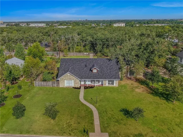 $675,000 | 1403 Post Oak Circle, College Station, TX 77840