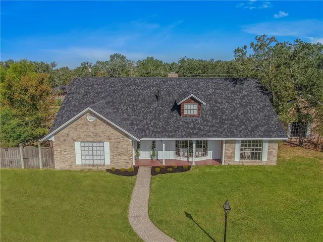 $675,000 | 1403 Post Oak Circle, College Station, TX 77840