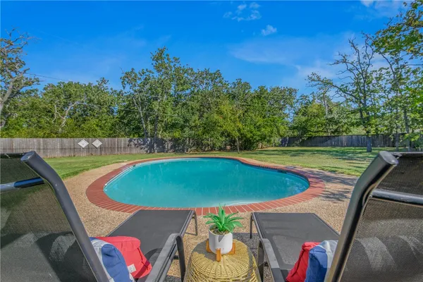 $645,000 | 1403 Post Oak Circle, College Station, TX 77840