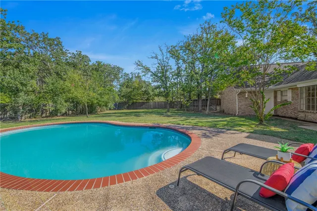 $675,000 | 1403 Post Oak Circle, College Station, TX 77840