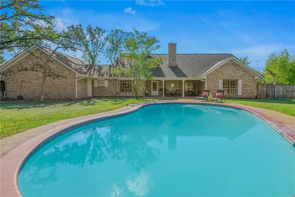 $645,000 | 1403 Post Oak Circle, College Station, TX 77840