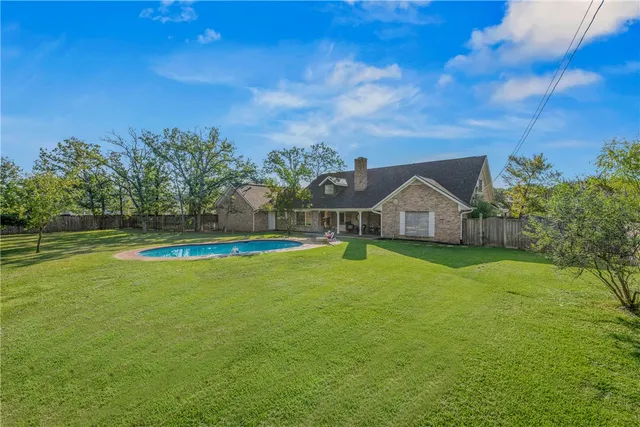 $675,000 | 1403 Post Oak Circle, College Station, TX 77840