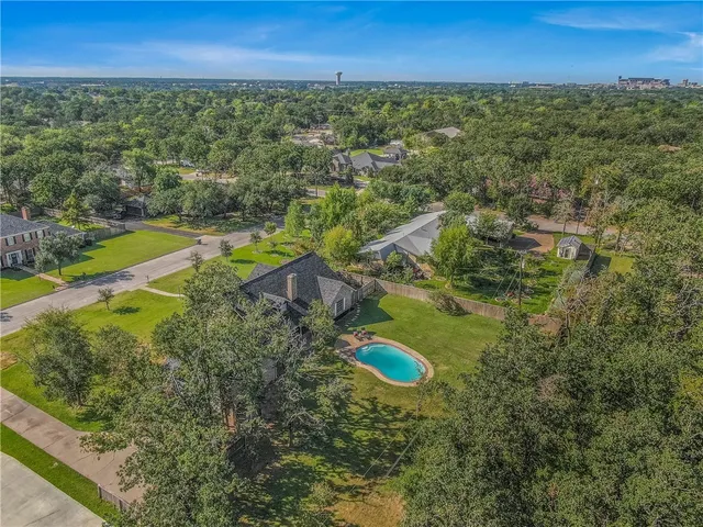 $675,000 | 1403 Post Oak Circle, College Station, TX 77840