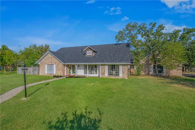 $675,000 | 1403 Post Oak Circle, College Station, TX 77840