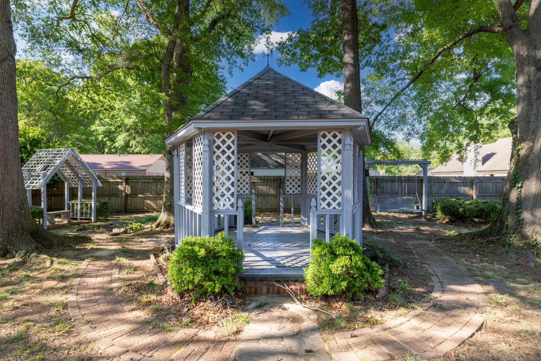 368 Tara Ridge Cove Collierville, TN 38017 - Photo 24 of 25 a front view of a house with garden