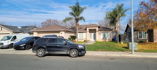 $430,000 | 5626 West Carmen Avenue, Fresno, CA 93722