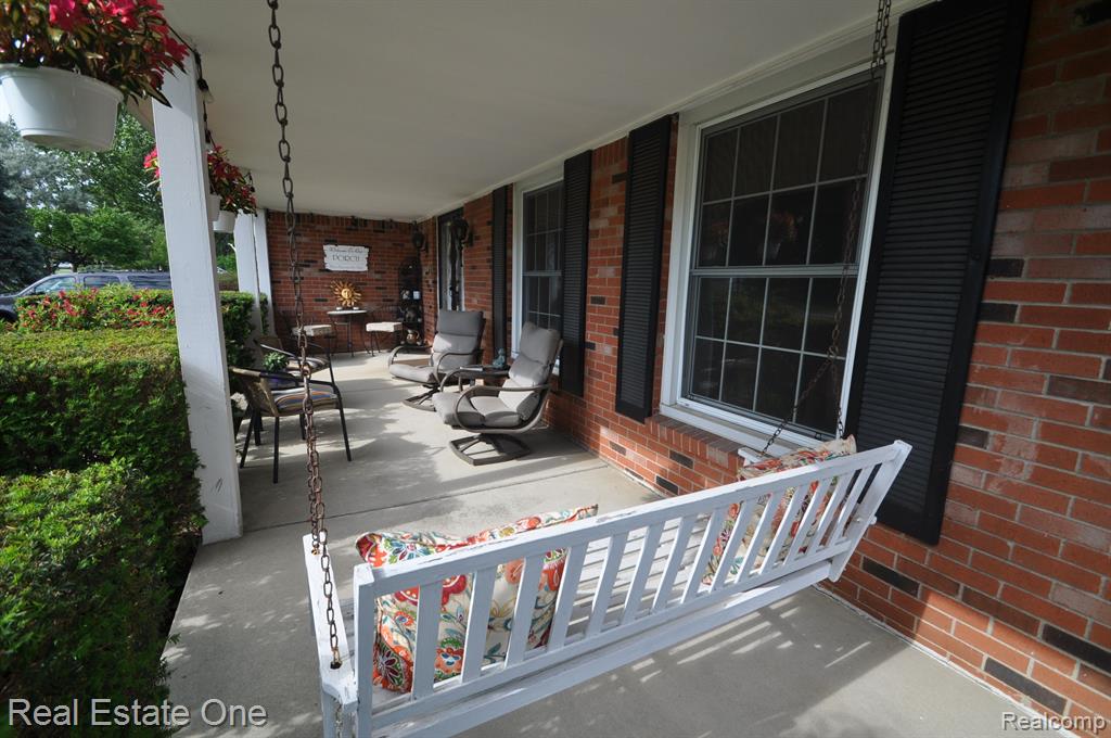 874 Bridgestone Drive Rochester Hills, MI 48309 - Photo 4 of 45