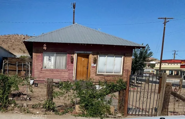 $155,000 | 320 North 2nd Avenue, Barstow, CA 92311