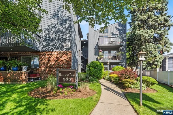 $2,800 | 555 Riverside Avenue, Unit 9, Rutherford, NJ 07070