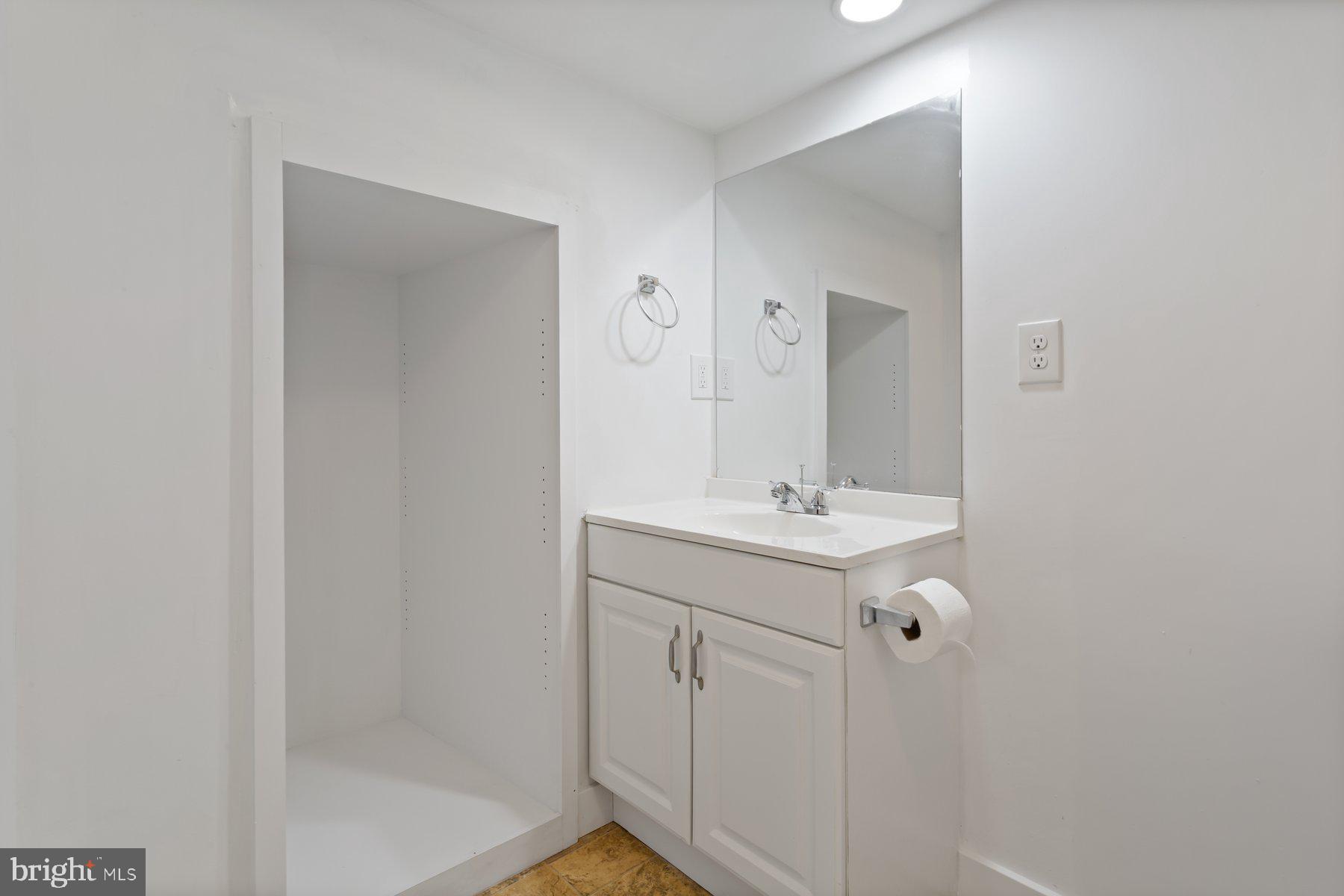 2806 Duvall Road Burtonsville, MD 20866 - Photo 24 of 33 Powder Room