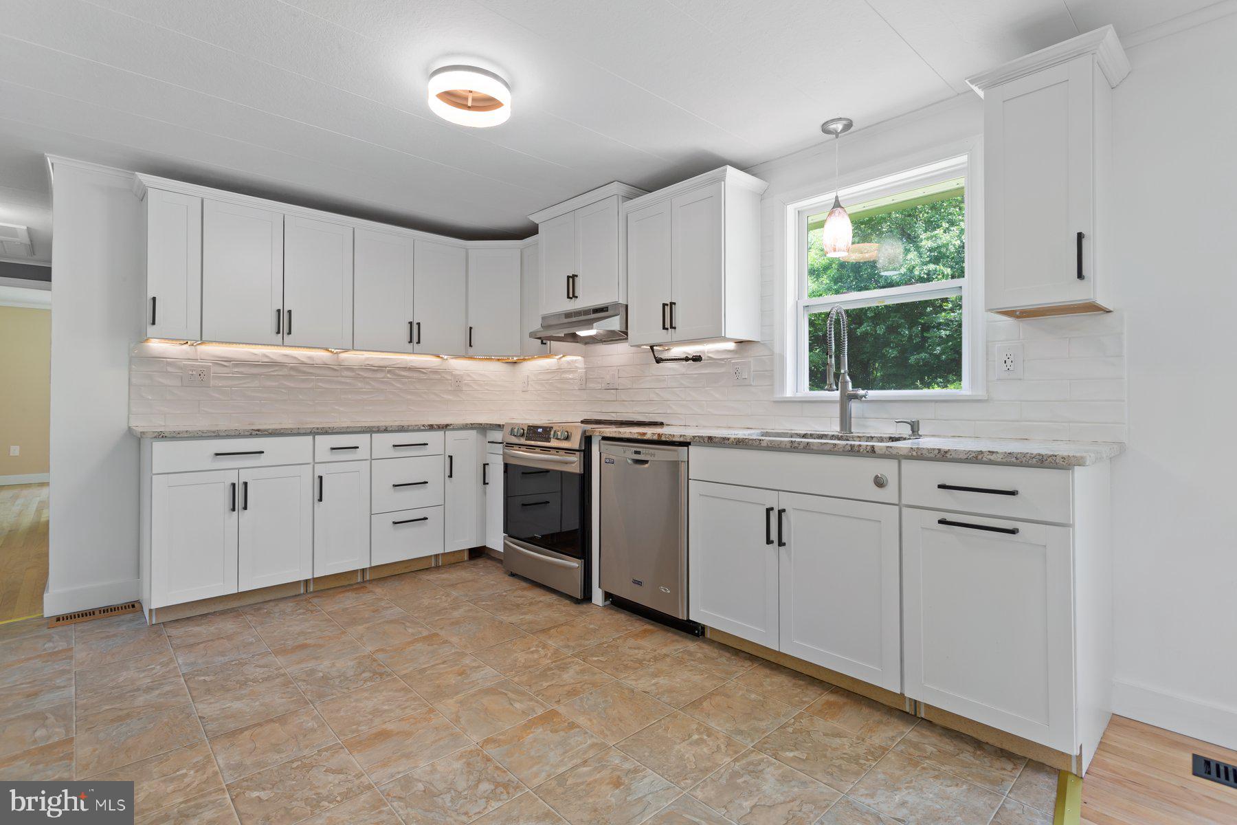 2806 Duvall Road Burtonsville, MD 20866 - Photo 8 of 33 Kitchen