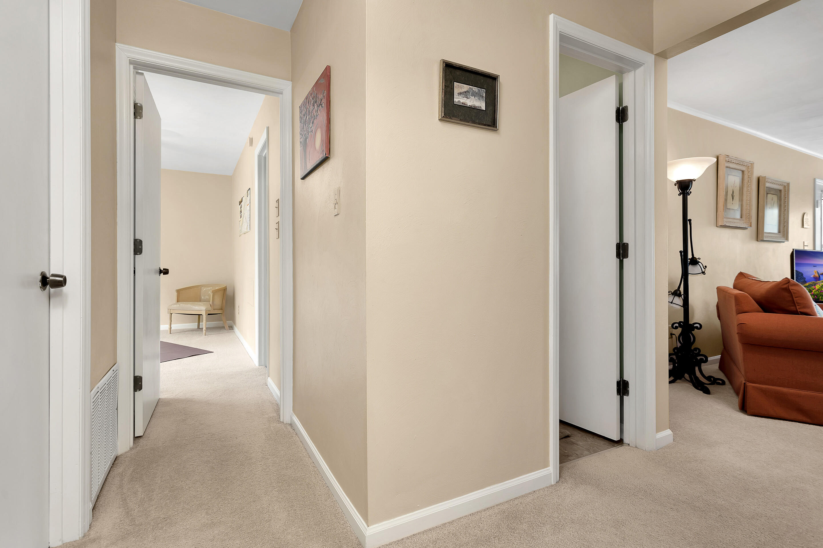 2423 Post Oak Road Salem, VA 24153 - Photo 12 of 22 13_2423_Post_Oak_Rd_13_mls