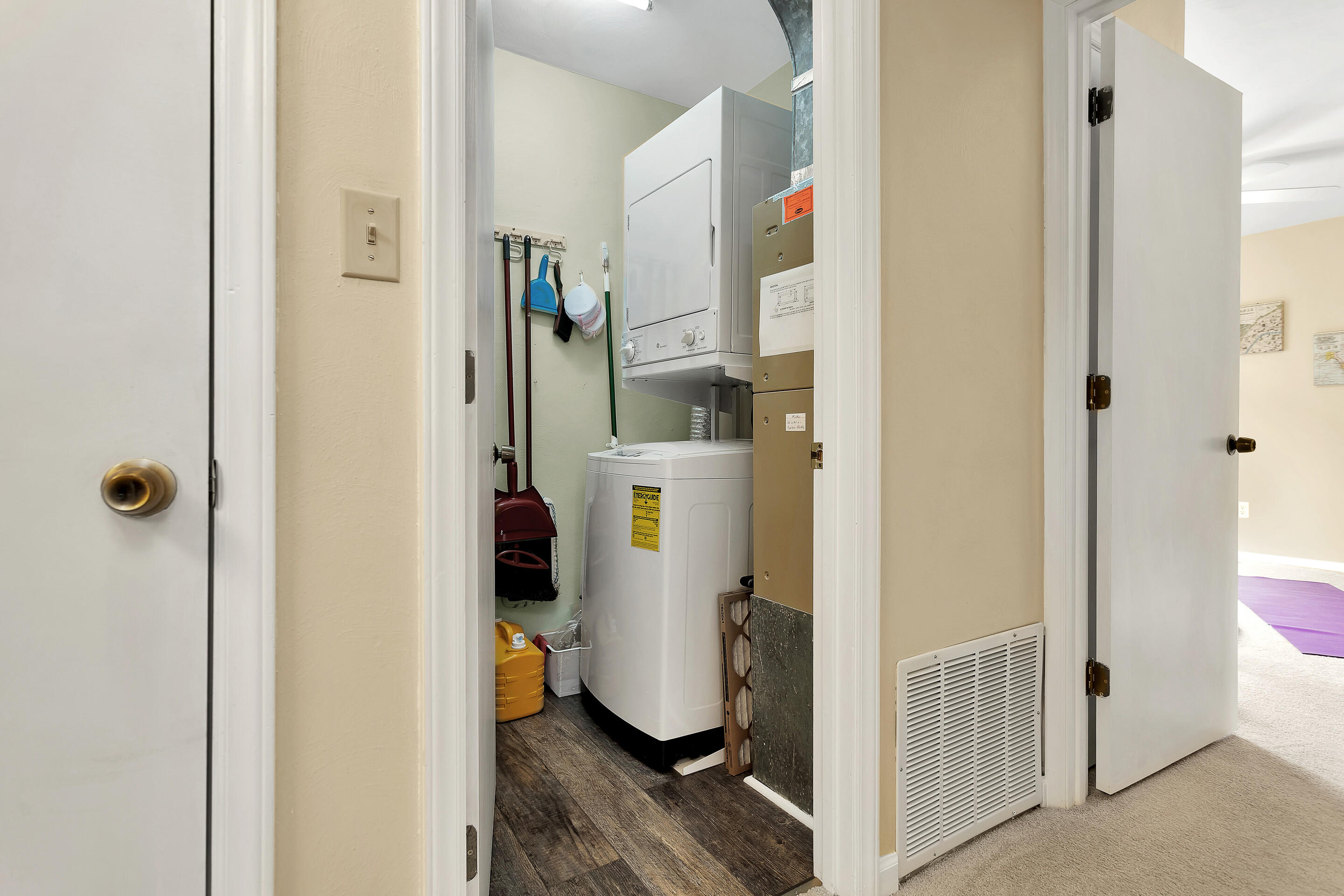 2423 Post Oak Road Salem, VA 24153 - Photo 13 of 22 14_2423_Post_Oak_Rd_14_mls